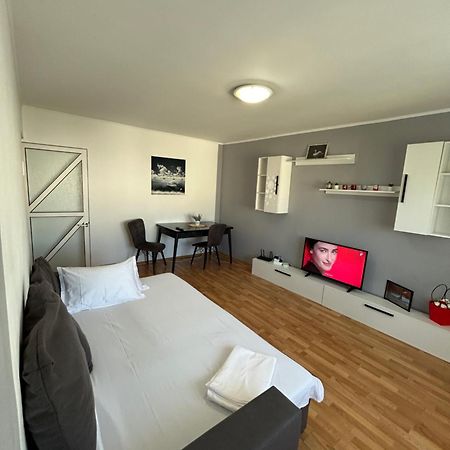 Sj Apartment Tulcea Eksteriør billede